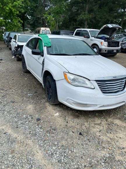 2011 CHRYSLER 200