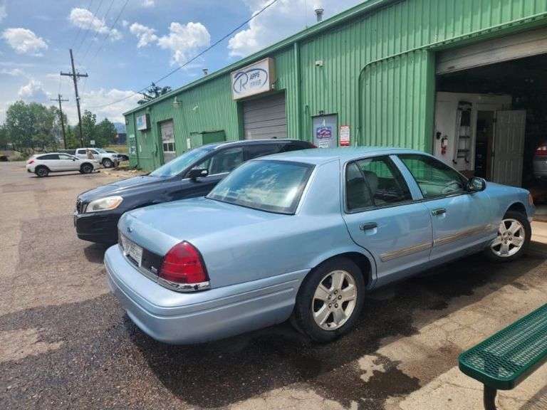 2011 FORD CROWN VICTORIA