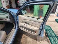 2011 FORD CROWN VICTORIA