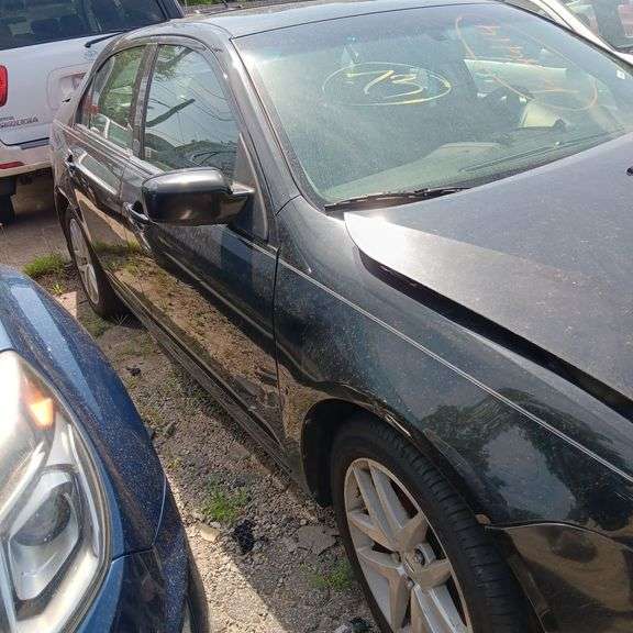 DERELICT PARTSO NLY - 2010 FORD FUSION