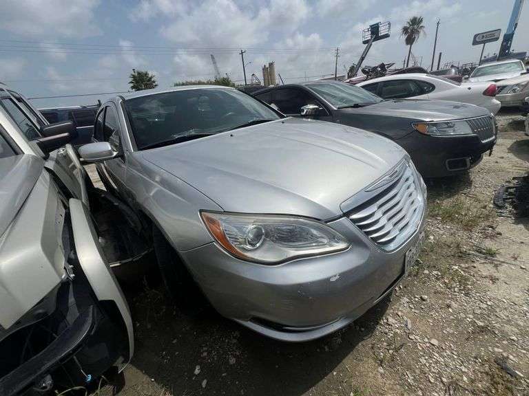 2011 CHRYSLER 200