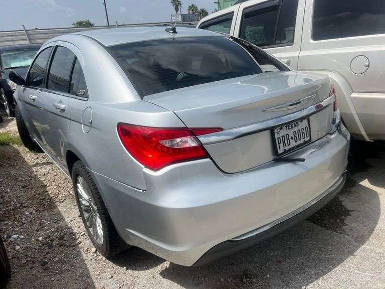 2011 CHRYSLER 200
