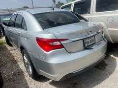 2011 CHRYSLER 200