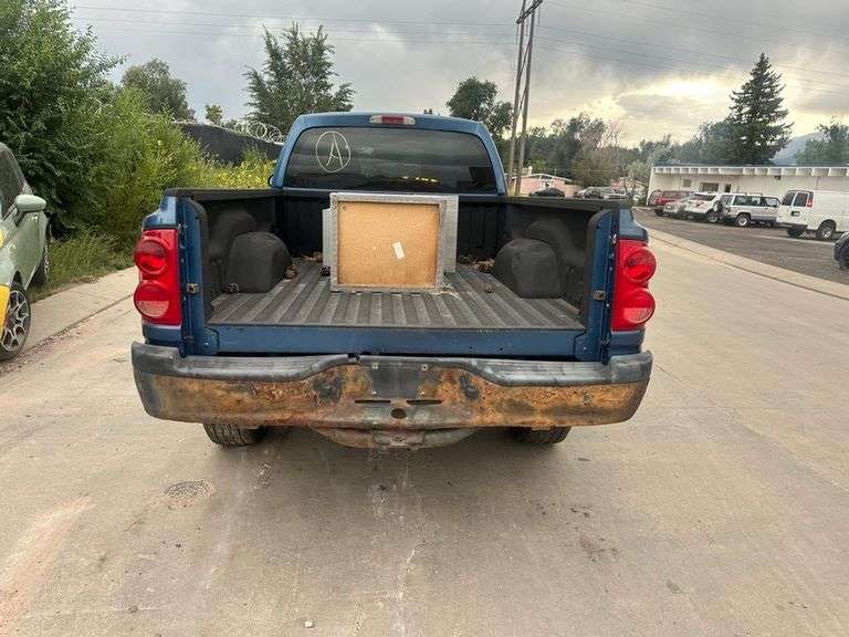 2005 DODGE DAKOTA