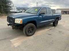 2005 DODGE DAKOTA
