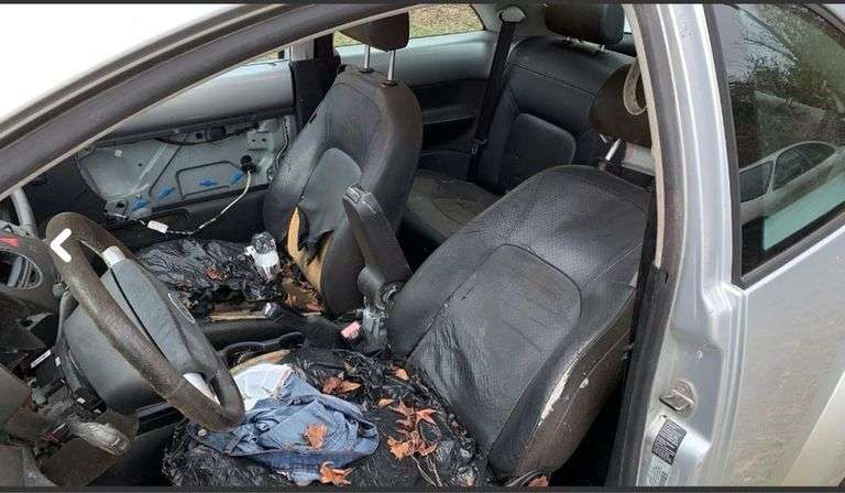 2006 VOLKSWAGEN  BEETLE