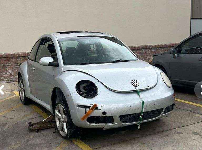 2006 VOLKSWAGEN  BEETLE