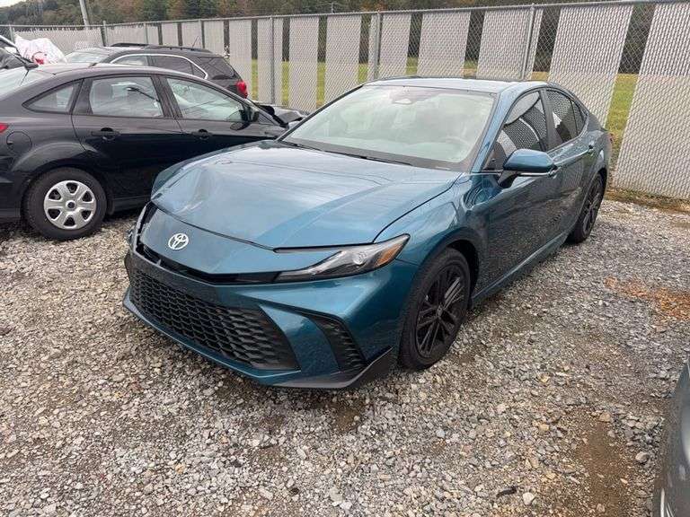 8% Buyer's Premium - 2025 TOYOTA CAMRY