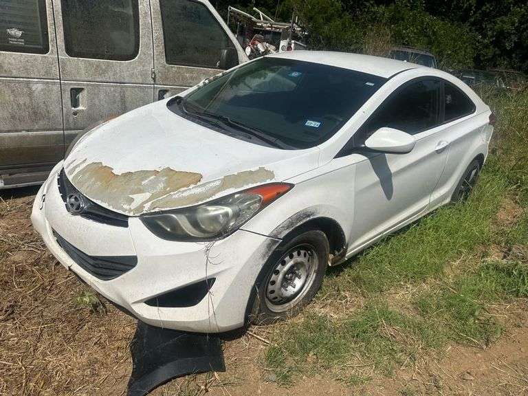 2013 HYUNDAI  ELANTRA