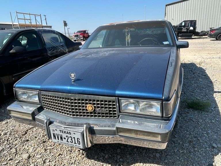 1989 CADILLAC  DEVILLE