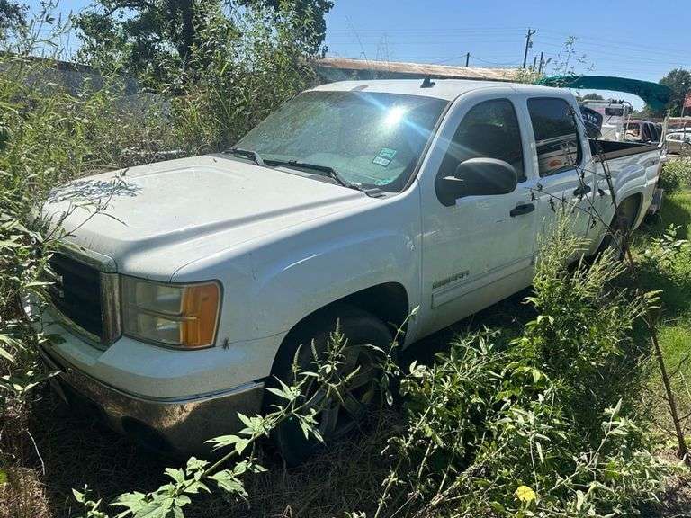 2011 GMC  SIERRA