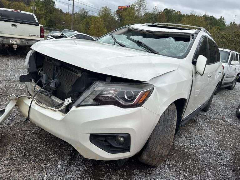 2017 NISSAN PATHFINDER