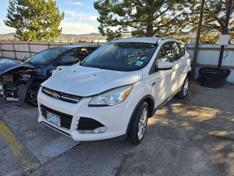 Salvage Title - 2016 FORD  ESCAPE (SALVAGE TITLE )