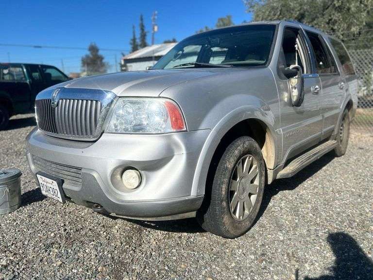 2004 LINCOLN  NAVIGATOR