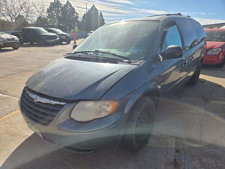2006 CHRYSLER TOWN AND COUNTRY