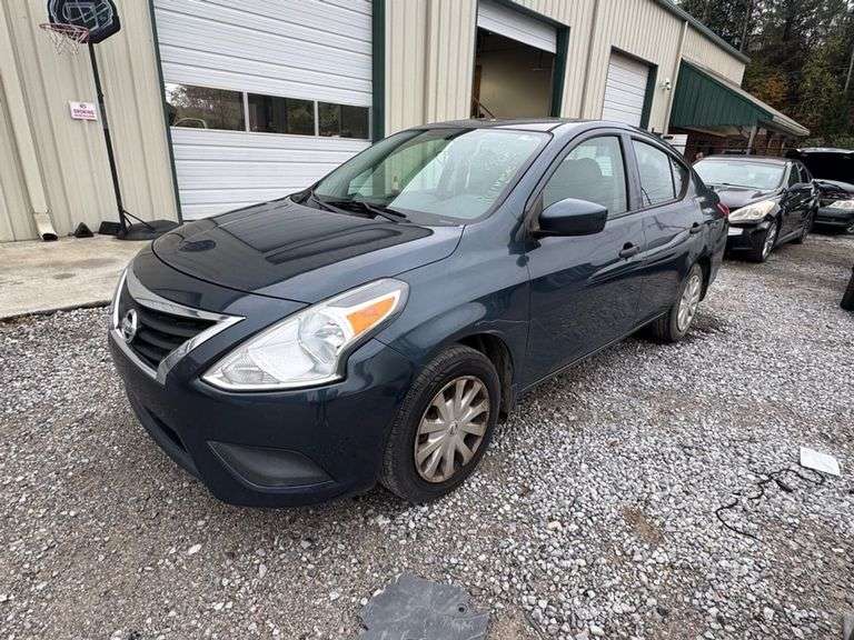 2017 NISSAN VERSA