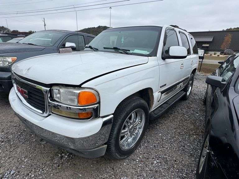 SALVAGE TITLE**2001 GMC YUKON