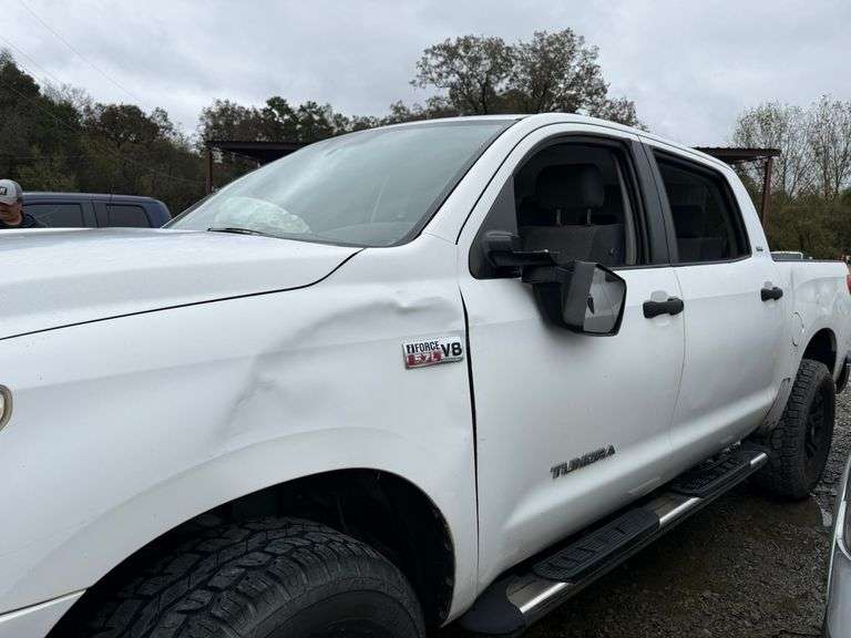 2010 TOYOTA  TUNDRA