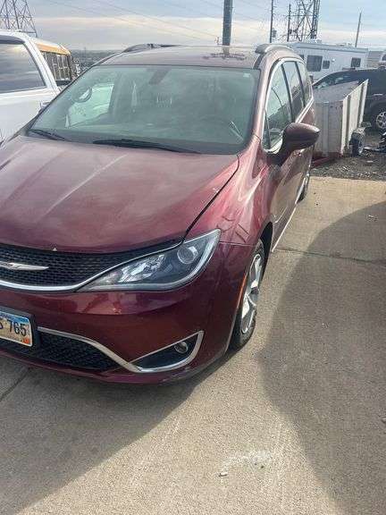 Title - 2017 CHRYSLER  PACIFICA
