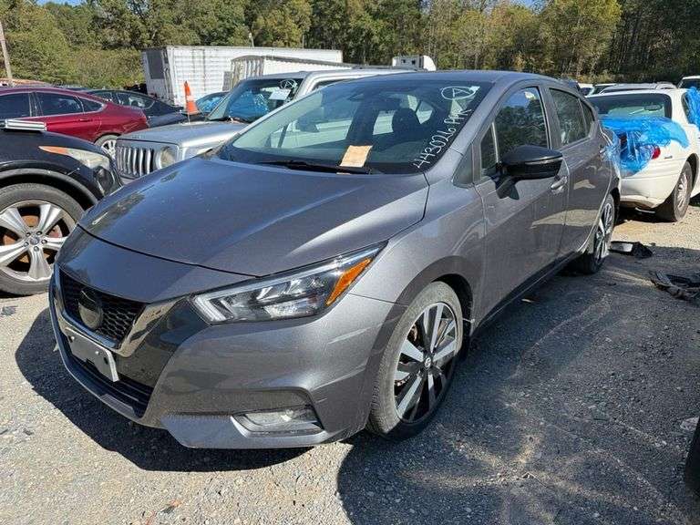 2021 NISSAN  VERSA