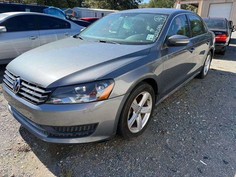 2014 VOLKSWAGEN  PASSAT
