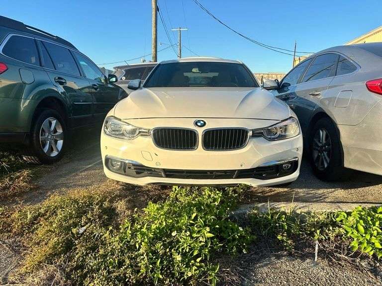 TITLE**2017 BMW  330I