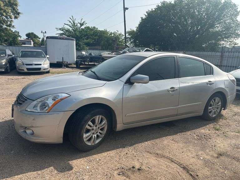 2010 NISSAN  ALTIMA