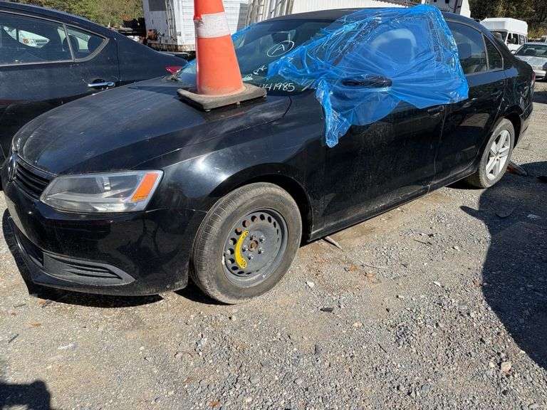 2011 VOLKSWAGEN  JETTA