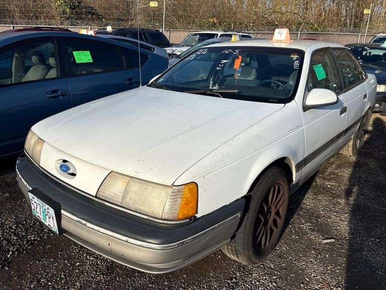 1990 FORD  TAURUS