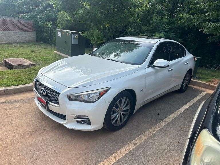 2017 INFINITI  Q50