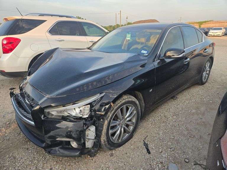 2015 INFINITI  Q50