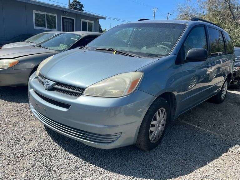 2005 TOYOTA  SIENNA