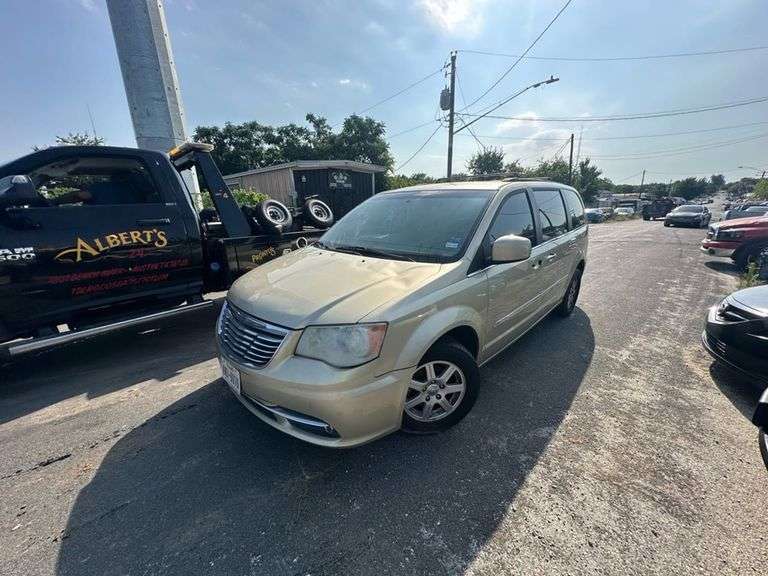 2011 CHRYSLER  TOWN AND COUNTRY