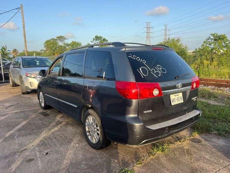 2007 TOYOTA  SIENNA