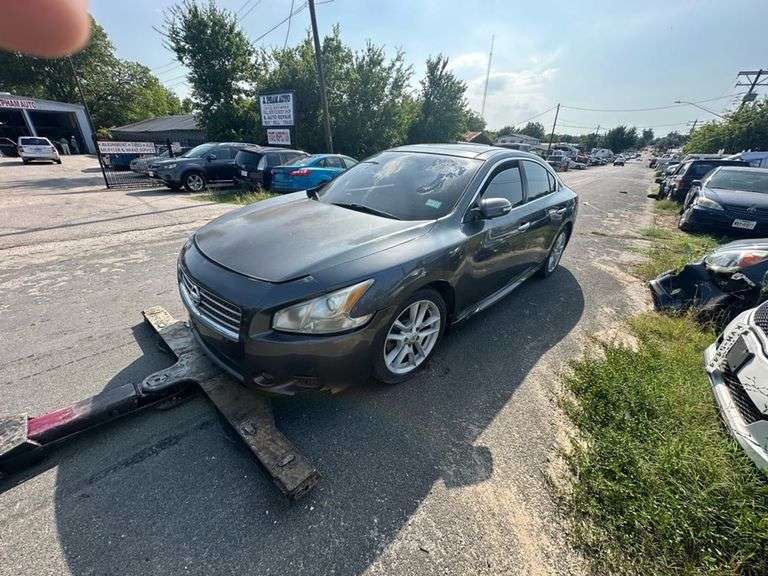 2011 NISSAN  MAXIMA