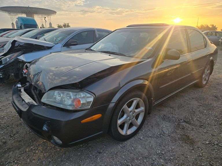 2002 NISSAN  MAXIMA