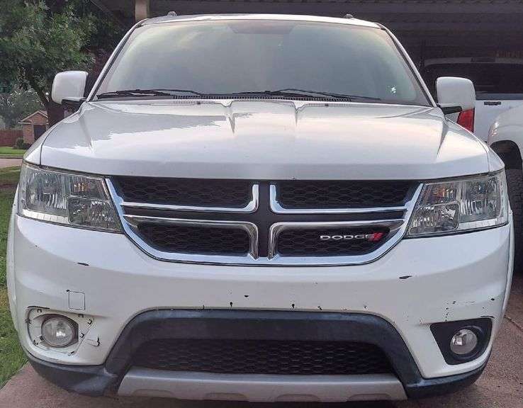 Clean title - 2013 DODGE  JOURNEY