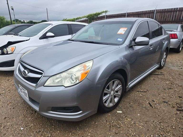 2010 SUBARU  LEGACY