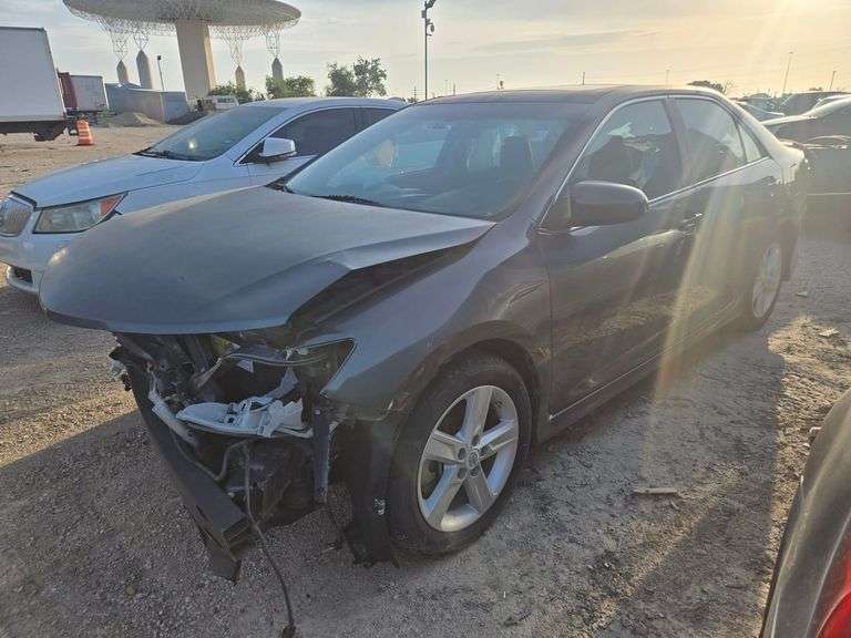 2012 TOYOTA  CAMRY