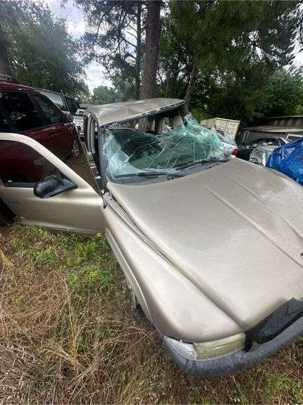2004 DODGE  DAKOTA