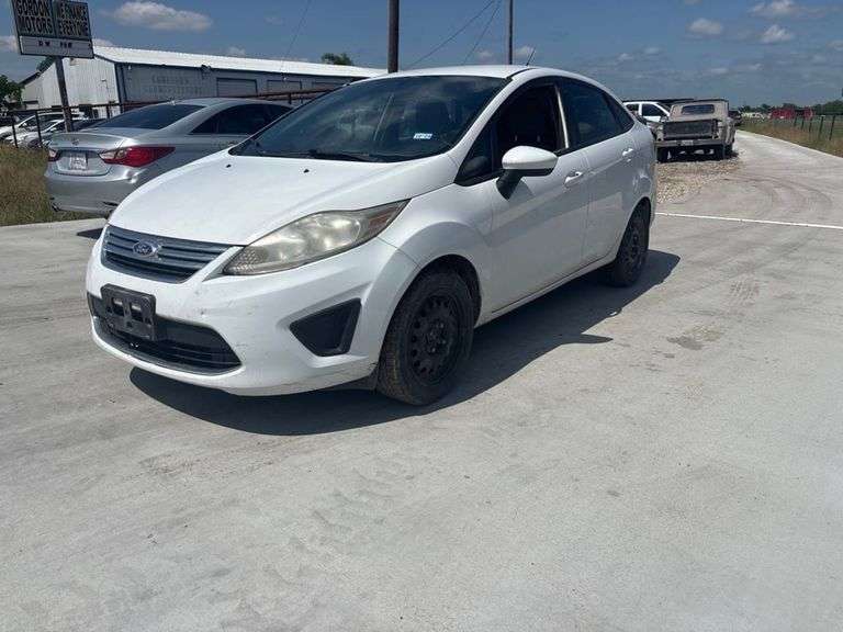 2011 FORD  FIESTA