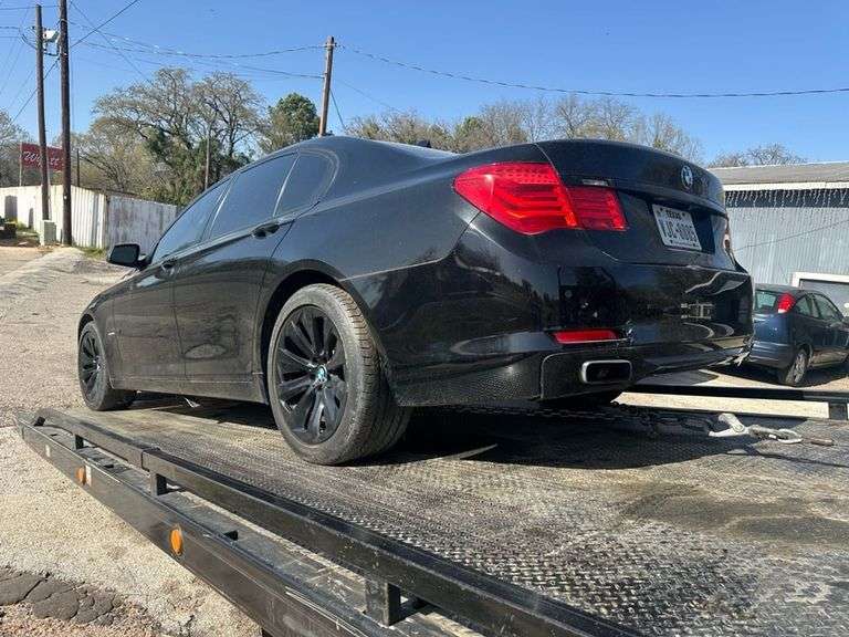 2011 BMW  750I