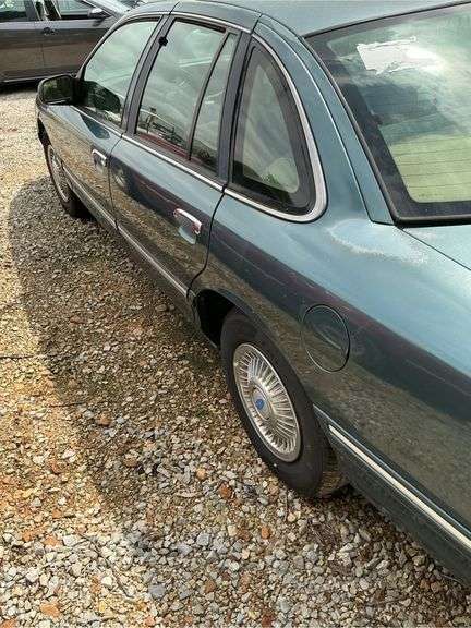1996 FORD  CROWN VICTORIA