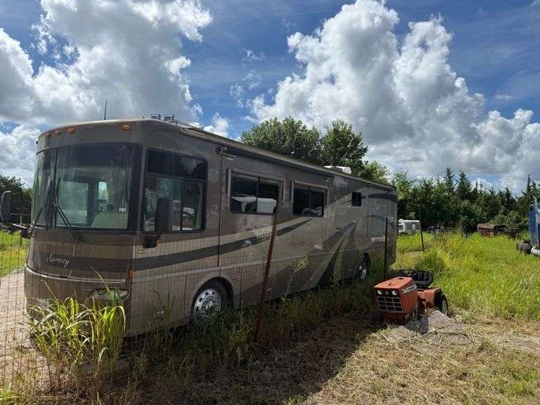 2005 FREIGHTLINER  XC-S STRAIGHT RAIL REAR ENGINE MOTOR HOME CHASSIS