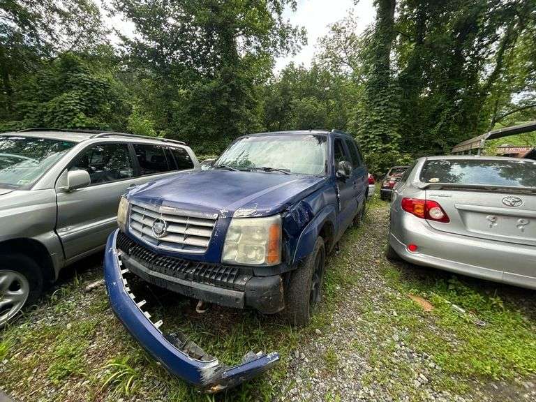 2002 CADILLAC  ESCALADE