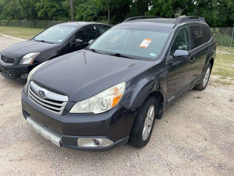 2011 SUBARU  OUTBACK