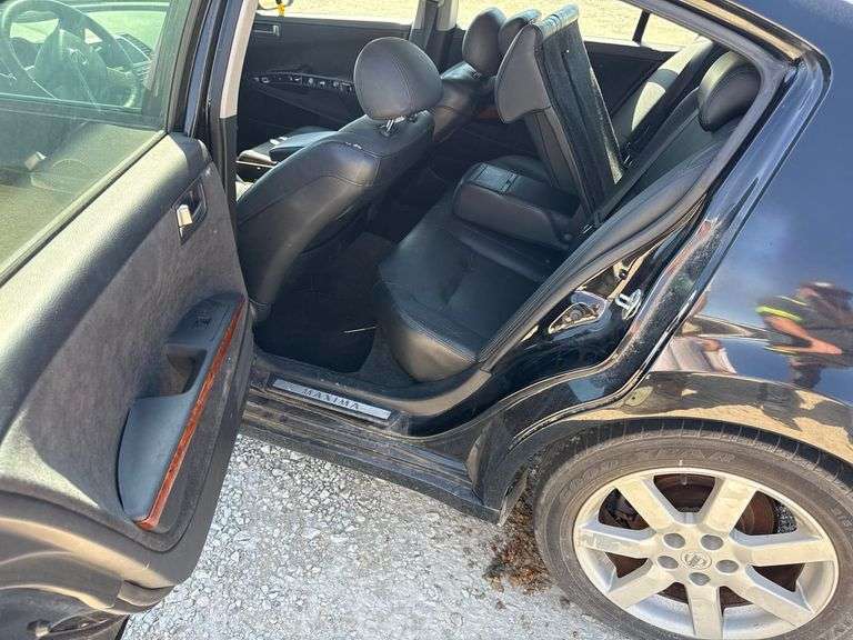 2004 NISSAN  MAXIMA