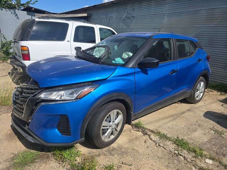 2024 NISSAN  KICKS