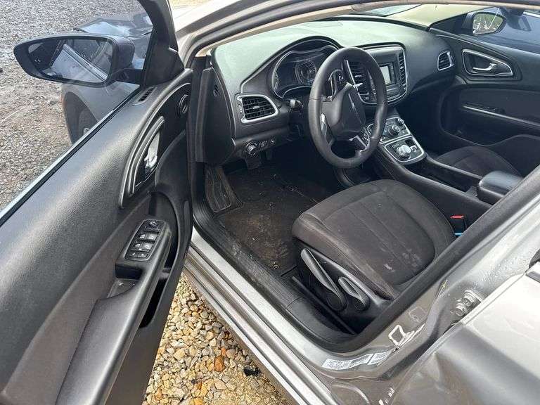 2015 CHRYSLER  200