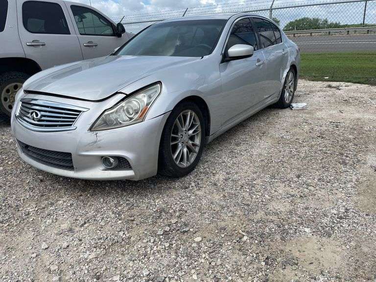 2011 INFINITI G37